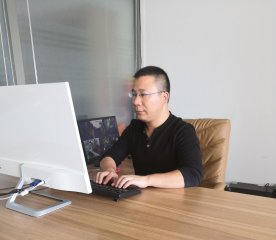 奮斗十年，馳而不息